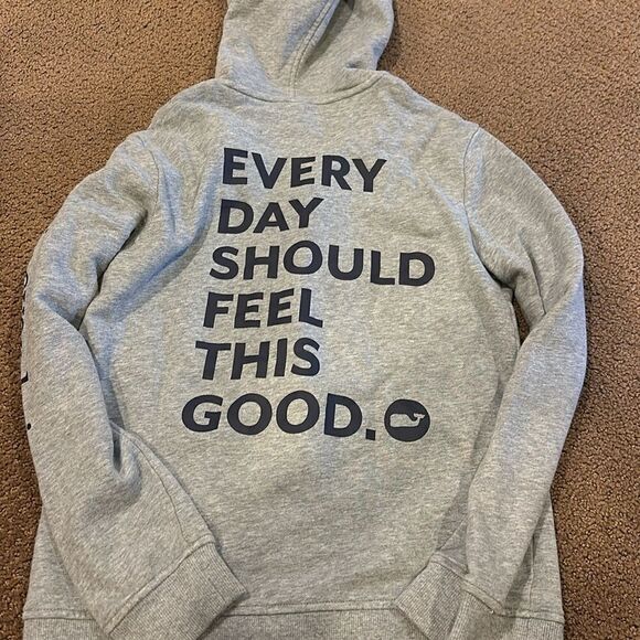 Vineyard Vines for Target Women’s ‘Every Day Should Feel This Good’ Sweatshirt - Picture 5 of 7